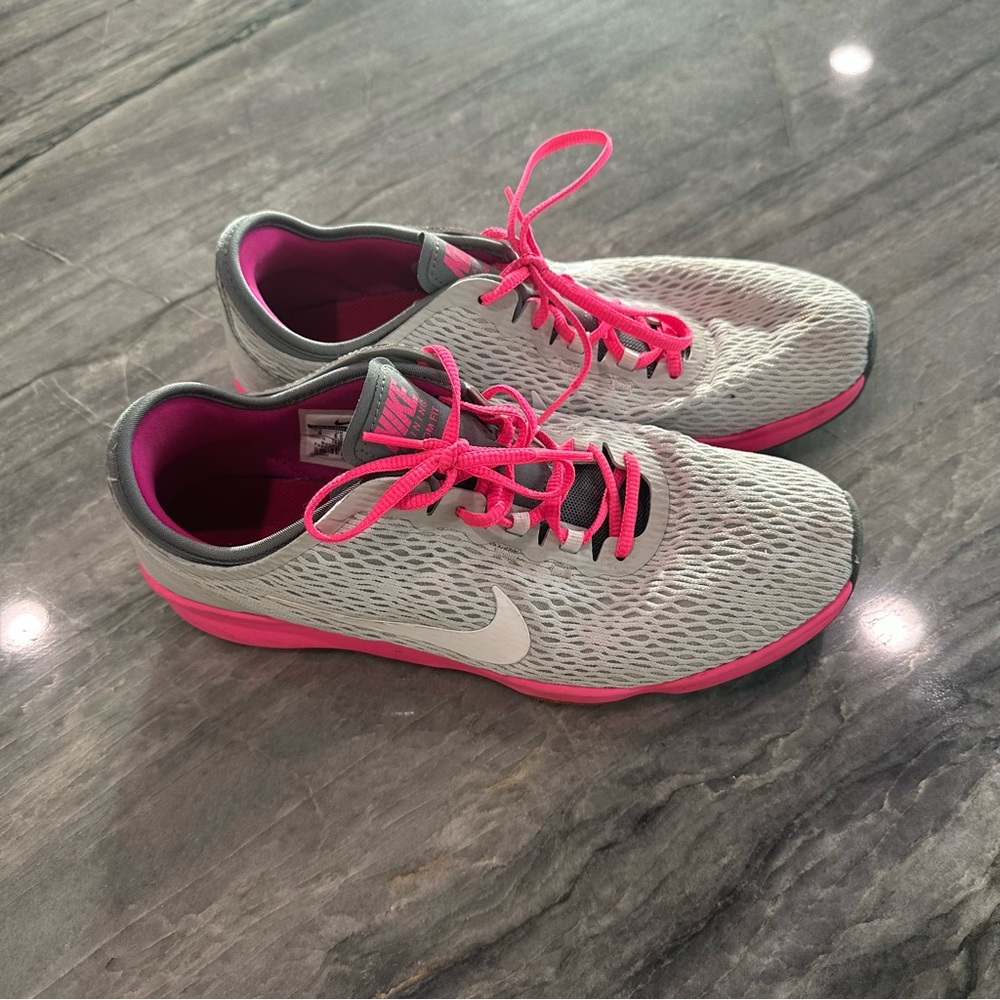 Nike Women's Zoom Fit Shoes Gray and Pink Training size 9 - Picture 2 of 7